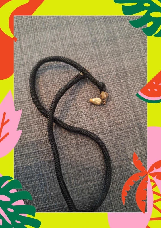 Vallauris ceramic pendant necklace black profile – photo 2